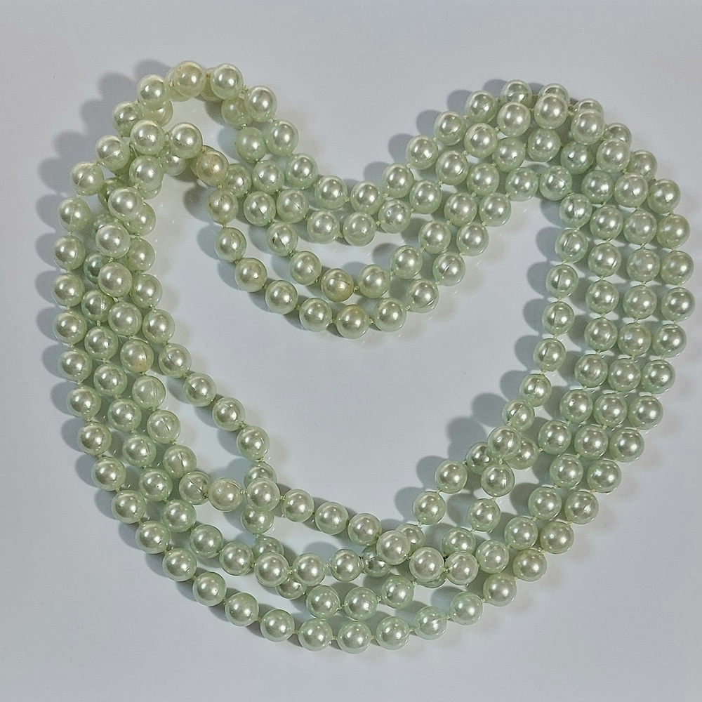 Elegant Pearl Necklace - Picture 2 of 5